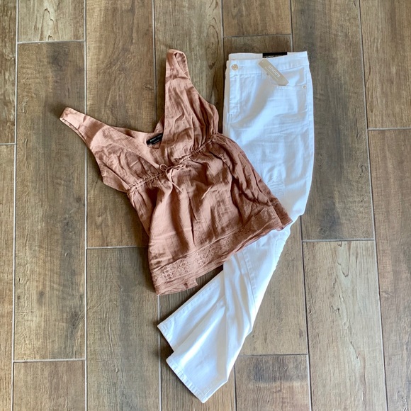 🟡3 for $15🟡 BCBG Tank - Picture 4 of 4